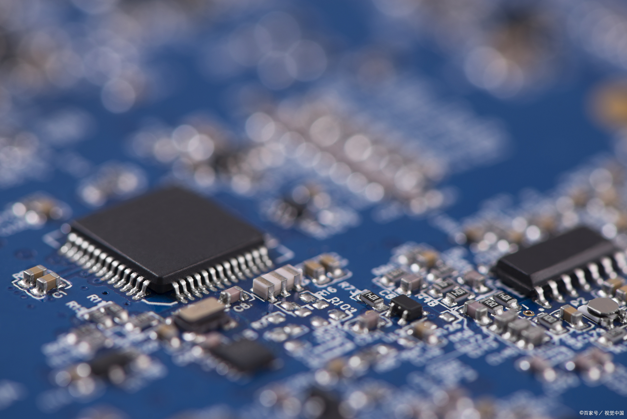 SMT貼片加工中將元件焊接到pcb上兩種方法的區(qū)別